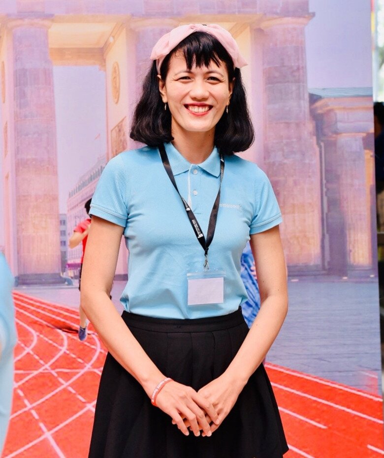 Nụ cười luôn nở trên môi cô giáo trẻ