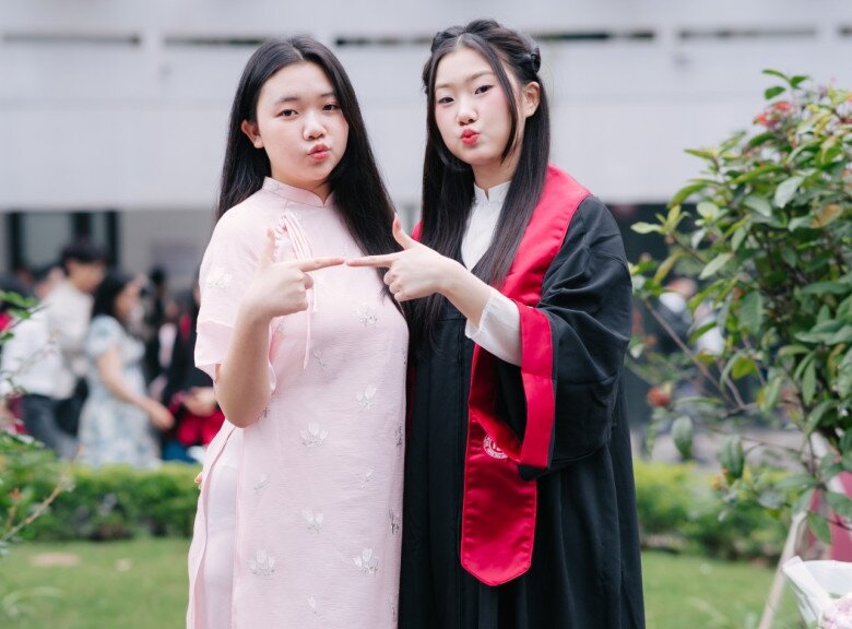 Mai Lan dễ thương trong ngày tốt nghiệp