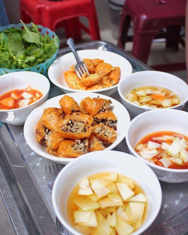 Đừng quên thưởng thức bánh rán mặn khi tới Hà Nội mùa lạnh