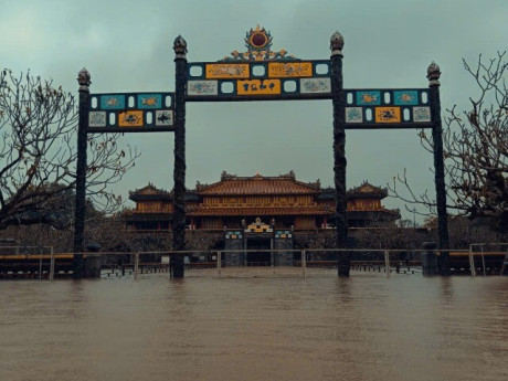 Tin tức - Huế oằn mình trong lũ lớn, nhiều di tích ngập sâu
