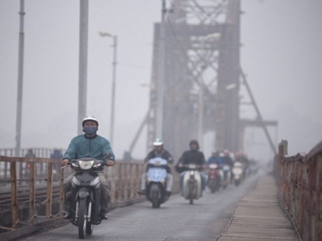 Hà Nội có thời điểm đứng đầu thế giới về ô nhiễm không khí trong tối 7-12