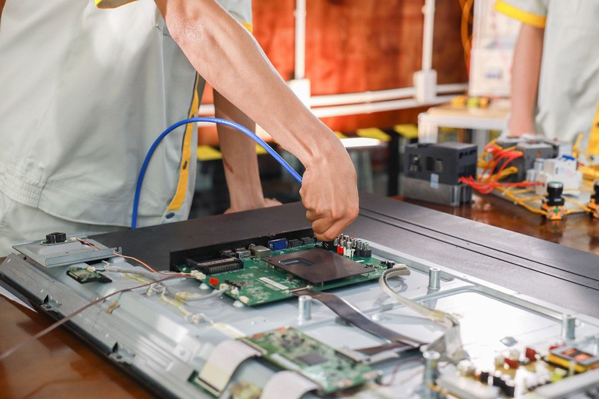 Công việc sửa chữa đồ điện tử đang cần nhân lực giỏi