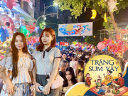 Tin tức - Trời ngớt mưa, phố cổ Hà Nội chật cứng người vui chơi Tết Trung thu 2025