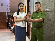 Tin tức - Nữ du học sinh Lào Maysaa nhận lại iPhone 17, xúc động cảm ơn công an