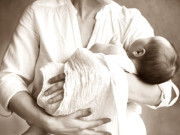 Tin tức - Trót dại mang bầu, mẹ khờ đành cho con đi, 29 năm sau xảy ra chuyện không ngờ 