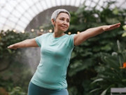 Sức khỏe - Bài tập 7 phút buổi sáng giúp tăng cơ cho tuổi 50