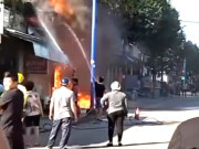 Tin tức - Lửa bao trùm cửa hàng kinh doanh giày dép ở TPHCM