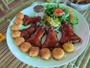 Lifestyle - Đặc sản Đồng Tháp không phải ai cũng dám thử, khách sành ăn khen giòn rụm, ngon