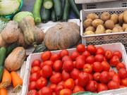 Tin tức - Ngỡ ngàng với cà chua ở chợ Hà Nội: Vọt lên 85.000 đồng/kg vẫn "cháy hàng"