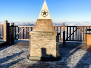 Tin tức - Nhiệt độ giảm xuống 0°C, băng trắng xuất hiện trên đỉnh Fansipan