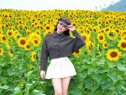 Lifestyle - Bạn trẻ check-in "biển hoa mặt trời" lớn nhất Việt Nam