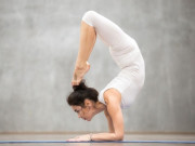 Sức khỏe - Ai không nên tập yoga? 5 nhóm người cần thận trọng với các tư thế nâng cao