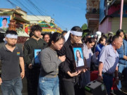 CLIP: Xúc động dòng người tiễn đưa 4 nạn nhân trong vụ cháy nhà