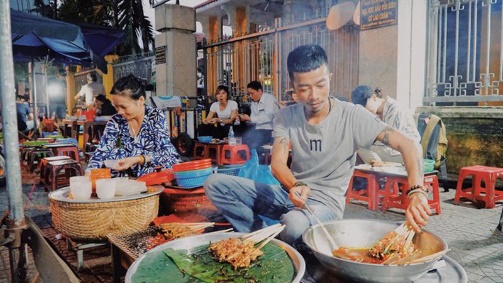 Món ăn vỉa hè nức tiếng ở phố ẩm thực Cô Giang