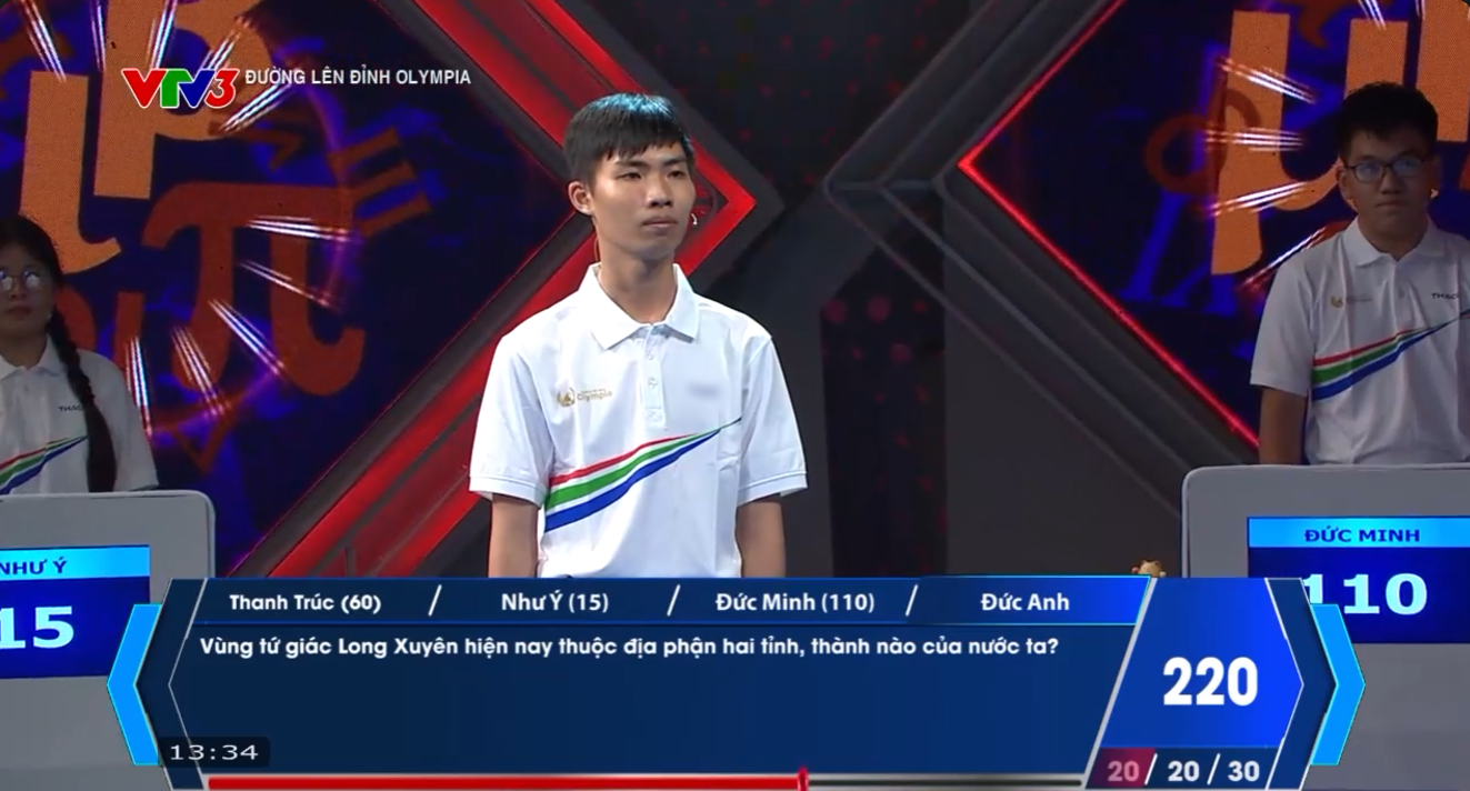 Đức Anh bước vào phần thi Khởi động với 2 câu trả lời đúng, nâng tổng số điểm lên 270.