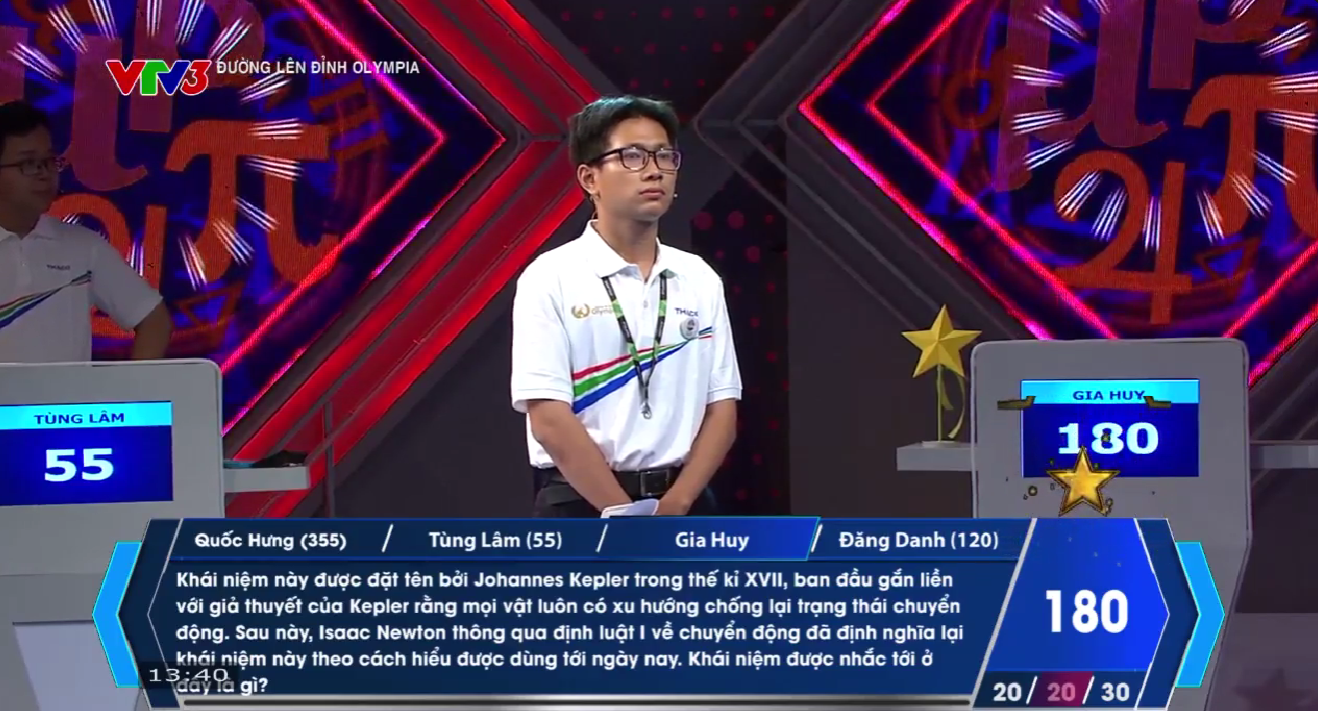 Gia Huy bước vào lượt thi Về đích của mình với 1 đáp án đúng cùng 1 ngôi sao hi vọng, nâng tổng số điểm lên 220. Quốc Hưng 1 lần đưa ra câu trả lời sai, 1 lần trả lời đúng trong lượt thi của Gia Huy.