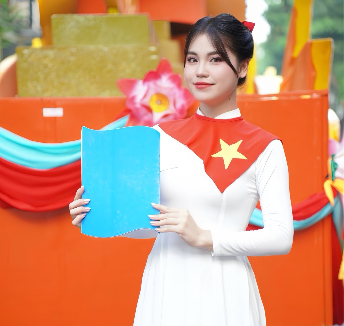 Ở tuổi 22, Diễm Quỳnh đã có những dấu ấn thanh xuân rực rỡ