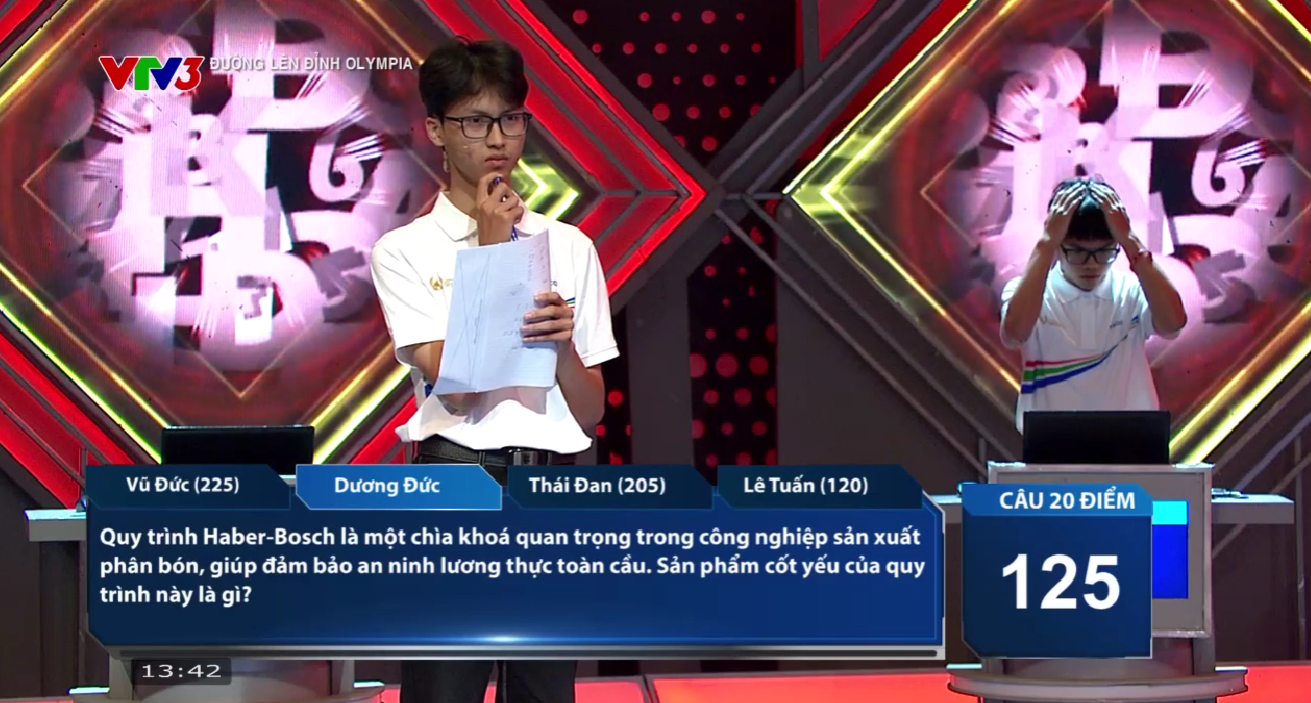 Người Về đích thứ 3 là Dương Đức với 1 câu trả lời đúng. Lê Tuấn đưa ra 2 đáp án chính xác trong lượt thi của Dương Đức và liên tục ghi điểm. 