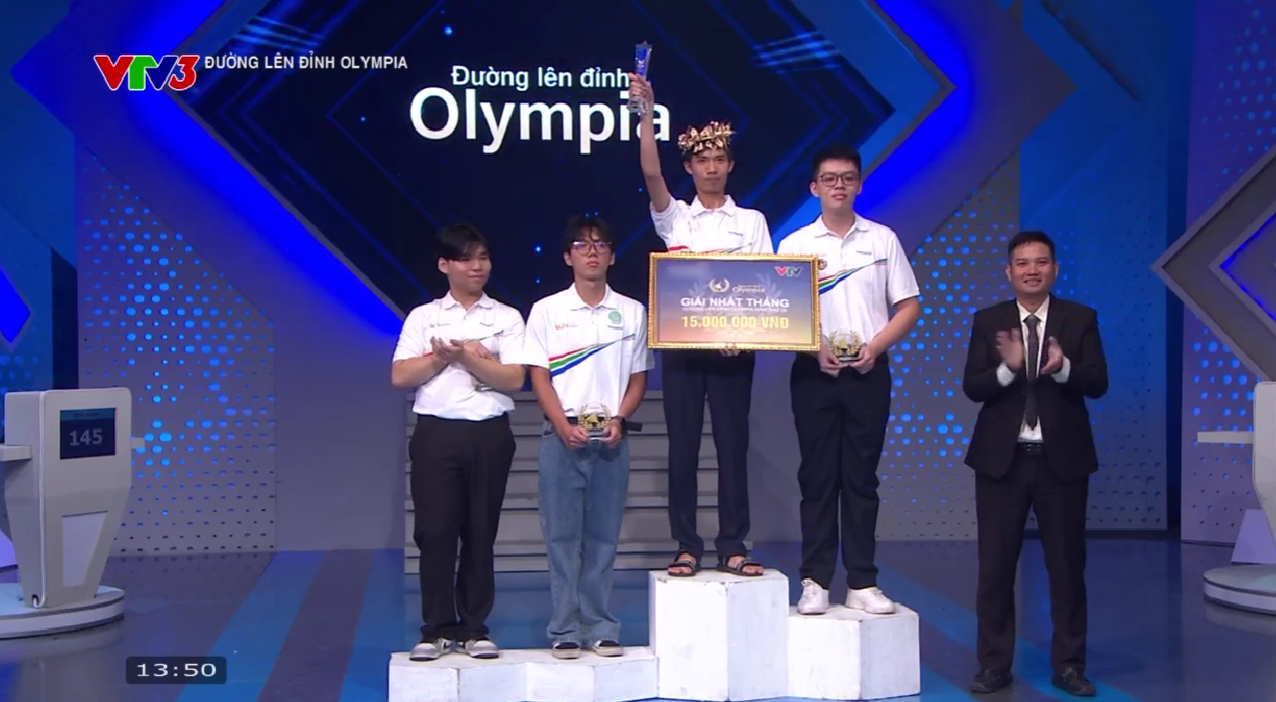 Đức Anh giành vòng nguyệt quế ở cuộc thi tháng