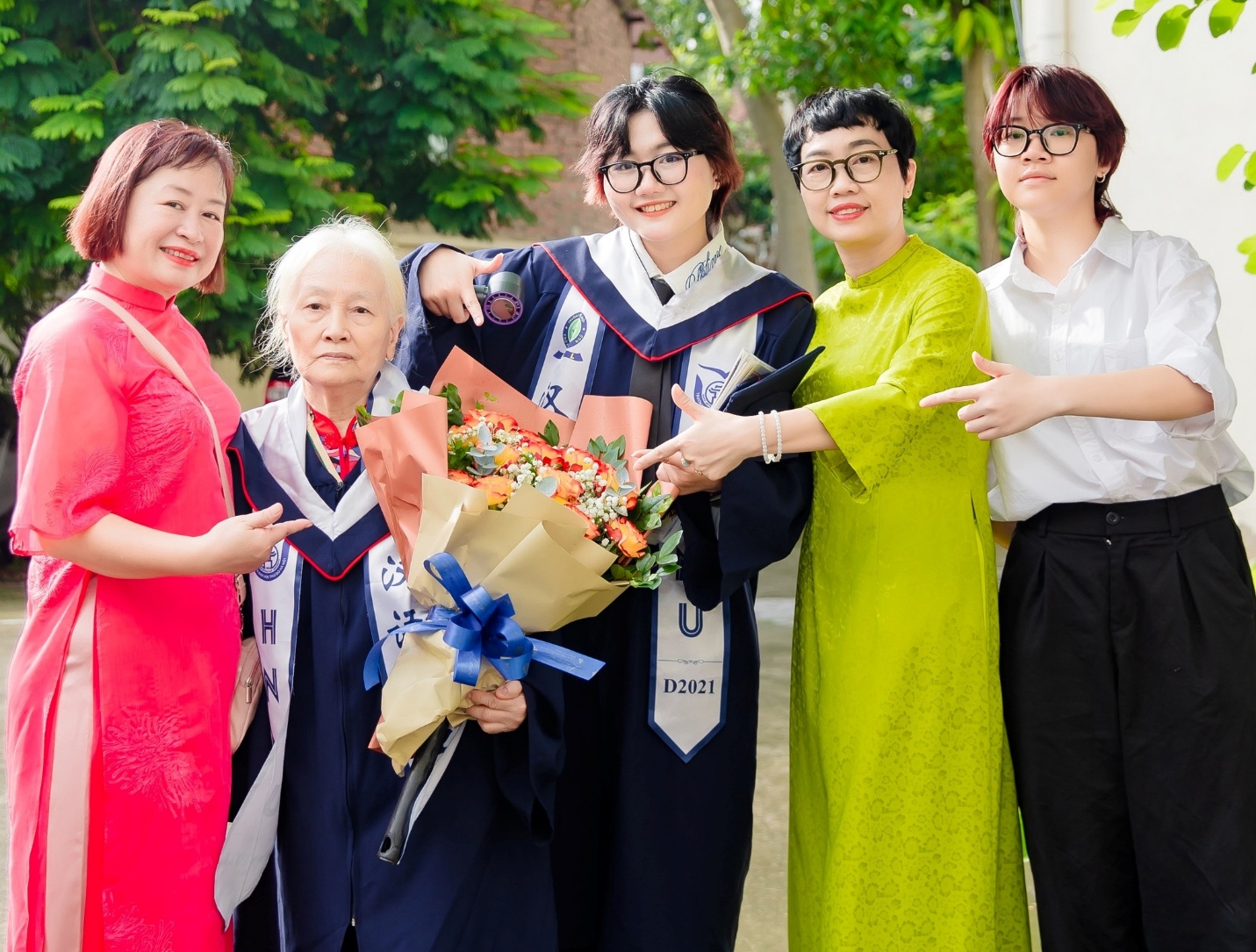 Dù không thể nói hết bằng lời, nhưng Yến Nhi luôn trân trọng từng sự hy sinh thầm lặng mà gia đình dành cho mình