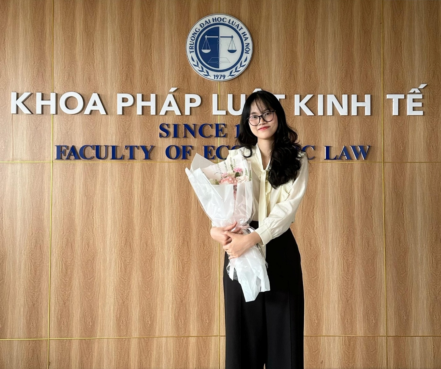 Nữ luật sư trẻ tuổi mong muốn được phụng sự quê hương