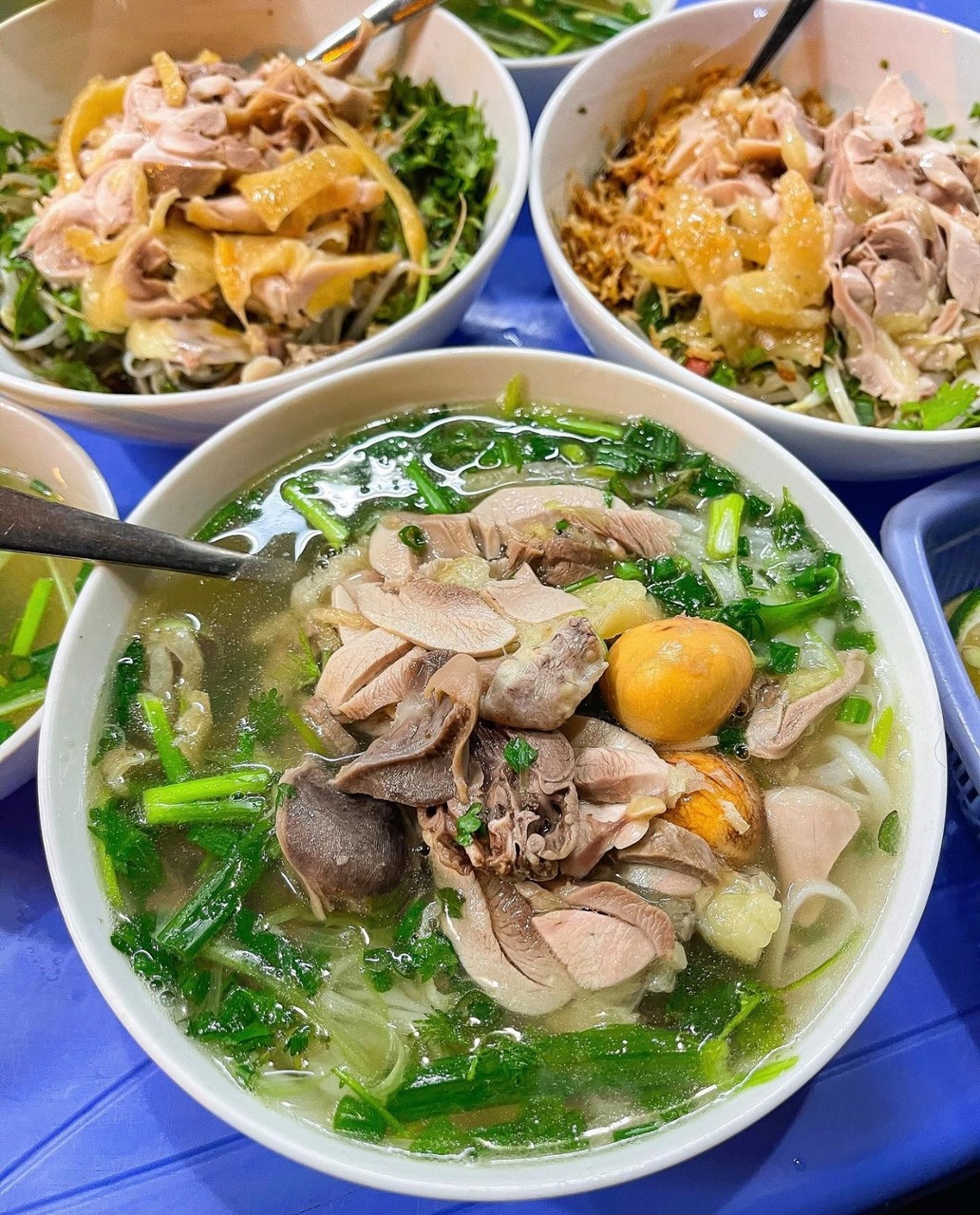 Đừng bỏ qua món phở gà thơm ngon