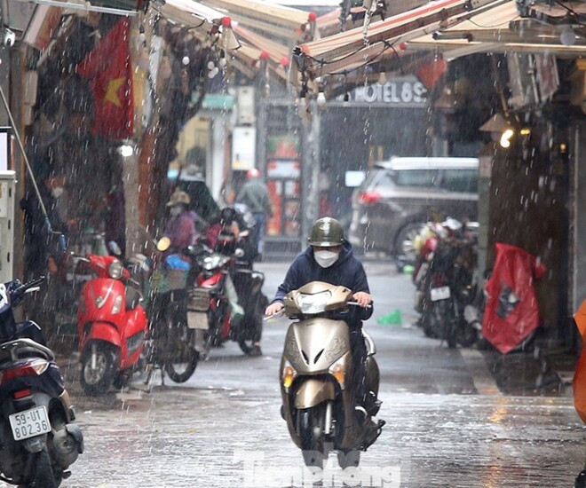 Miền Bắc tiếp tục có mưa, giảm nhiệt.