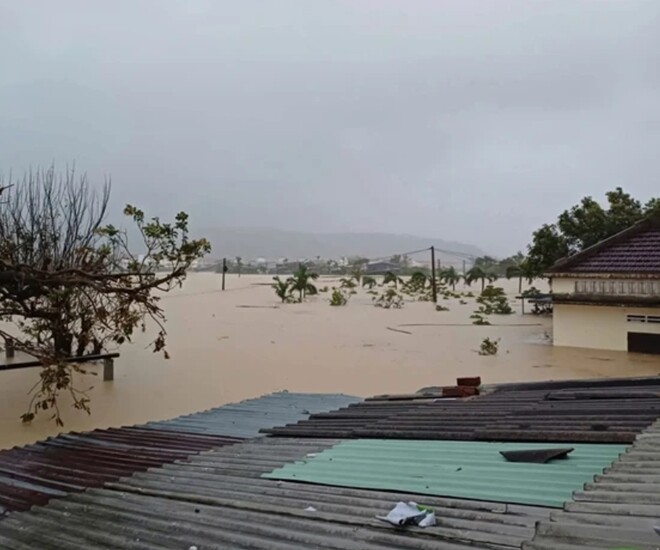 Tin tức 24h: Những khu vực nào của miền Trung vẫn còn mưa lớn? - 1