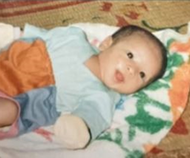 Đứa trẻ được cho đi năm ấy