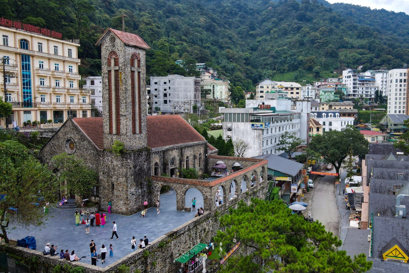 Nhà Thờ Đá Là Địa Điểm Lý Tưởng Để Chek-In