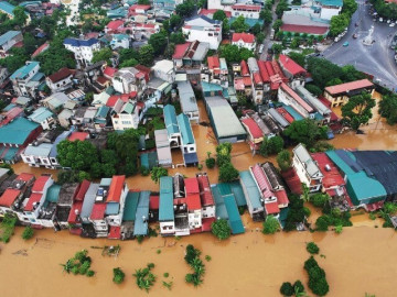 Gần 84.000 ngôi nhà còn đang ngập trong lũ lịch sử ở miền Bắc