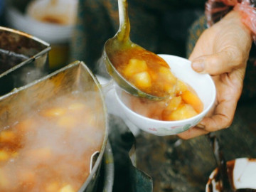 10 món ngon bổ rẻ "xì xụp" ngày gió mùa về Hà Nội, nóng hổi vừa thổi vừa ăn