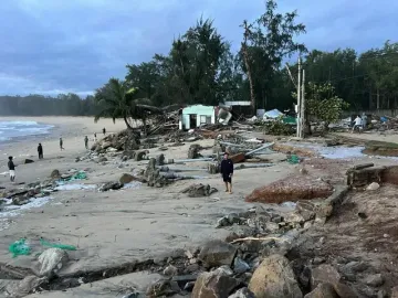 Bão số 13 gây triều cường cao chưa từng thấy, hàng ngàn nhà dân tại Quảng Ngãi ngập nặng