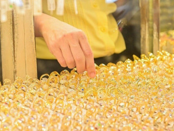 Giá vàng diễn biến lạ