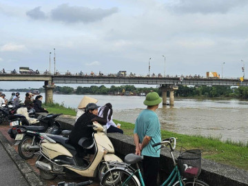 Chú rể 23 tuổi nghi nhảy sông, mất tích trong ngày cưới