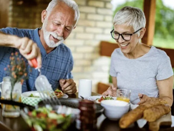 5 thói quen "lười biếng" giúp sống thọ sau tuổi 60