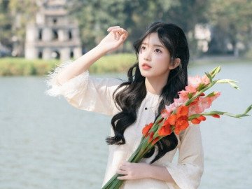 Lịch trình các nàng thơ cuối năm: Chụp ảnh áo dài ở Hồ Gươm, ngắm hoa cỏ ở công viên