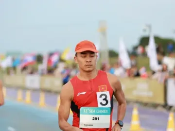 Hành động đẹp của VĐV điền kinh Việt Nam khiến bạn bè quốc tế nể phục