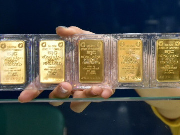 Giá vàng neo cao