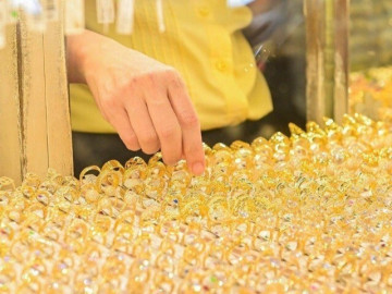 Giá vàng nhẫn tăng mạnh, SJC bất ngờ giảm