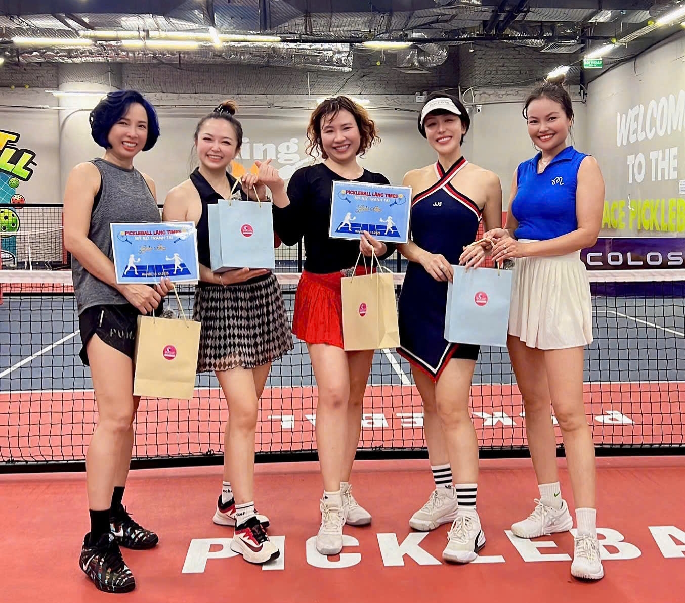 Pickleball trở thành mối liên kết của tinh thần dành cho các chị em trong khu xóm