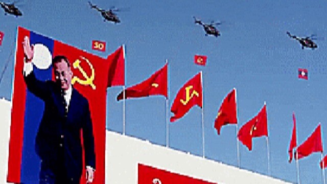 Video: Toàn cảnh lễ diễu binh, diễu hành kỷ niệm 50 năm Quốc khánh Lào