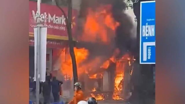 Dập tắt kịp thời đám cháy nhà dân trên phố Lò Đúc