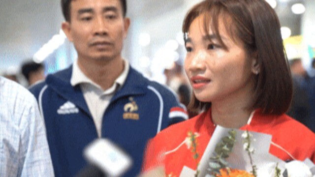 Chia sẻ đầu tiên của 'cô gái vàng' điền kinh Nguyễn Thị Oanh khi về nước