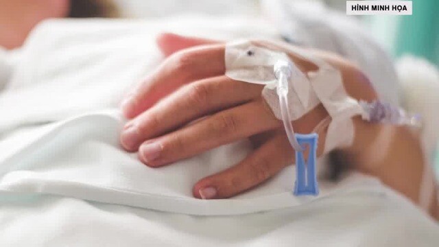 Người phụ nữ trẻ phát hiện ung thư hiếm từ dấu hiệu giống mang thai