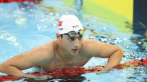 Nguyễn Quốc nói gì sau khi vượt qua đàn anh Nguyễn Huy Hoàng trên đường bơi 400m tự do?
