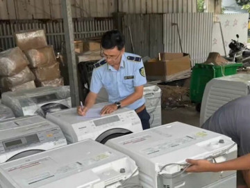 Hé lộ kho đồ điện tử không giấy tờ trị giá hàng trăm triệu đồng