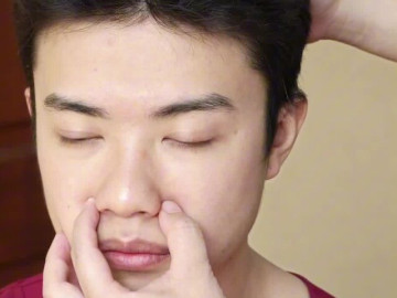 Hướng dẫn cách bấm huyệt nghinh hương giảm nghẹt mũi
