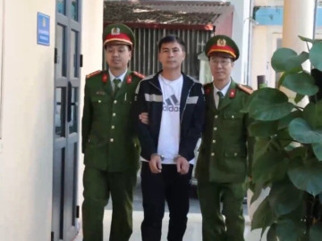 Vạch trần chiêu trò “hô biến” nước giặt trôi nổi thành hàng ngoại