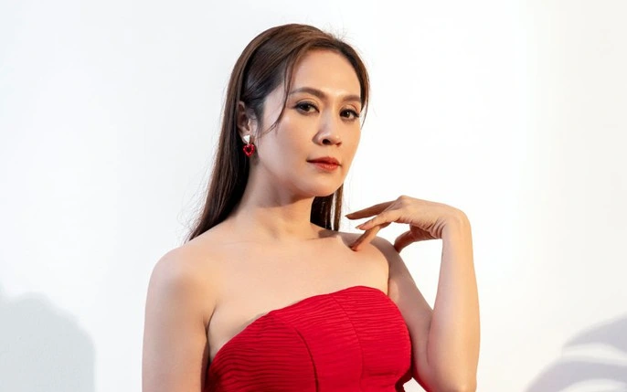 Thanh Thúy nổi bật ở cả lĩnh vực diễn xuất lẫn sản xuất phim.